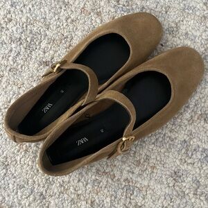 Zara velvet camel flats. Used once great condition